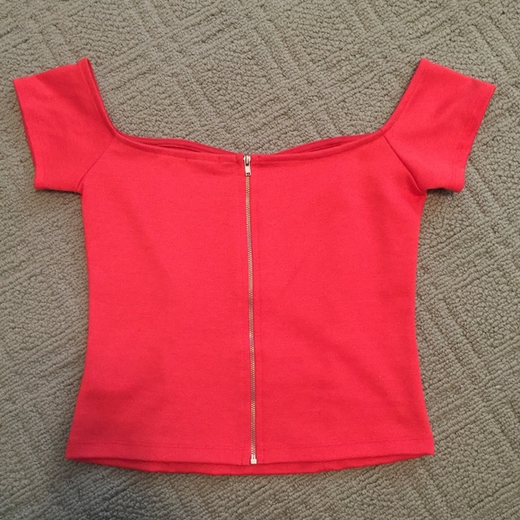 Tobi off the shoulder fitted top - Picture 2 of 3